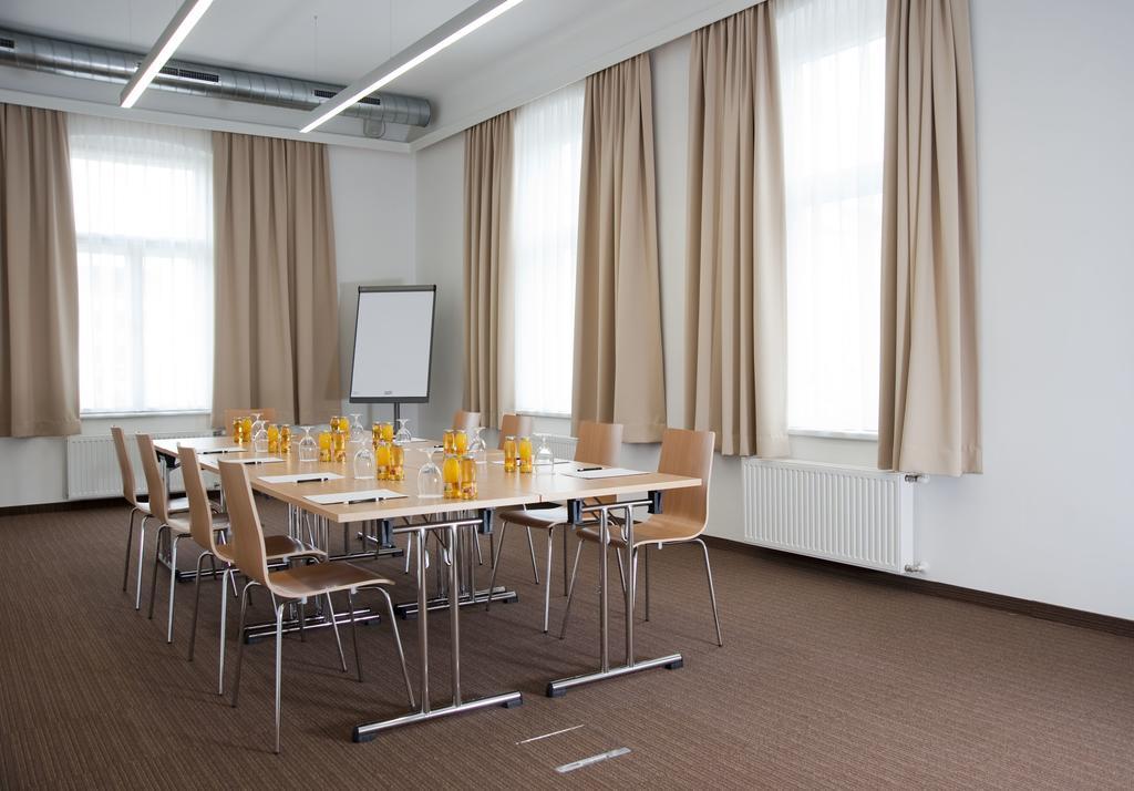 Cityhotel D&C St.Poelten Sankt Polten Bagian luar foto